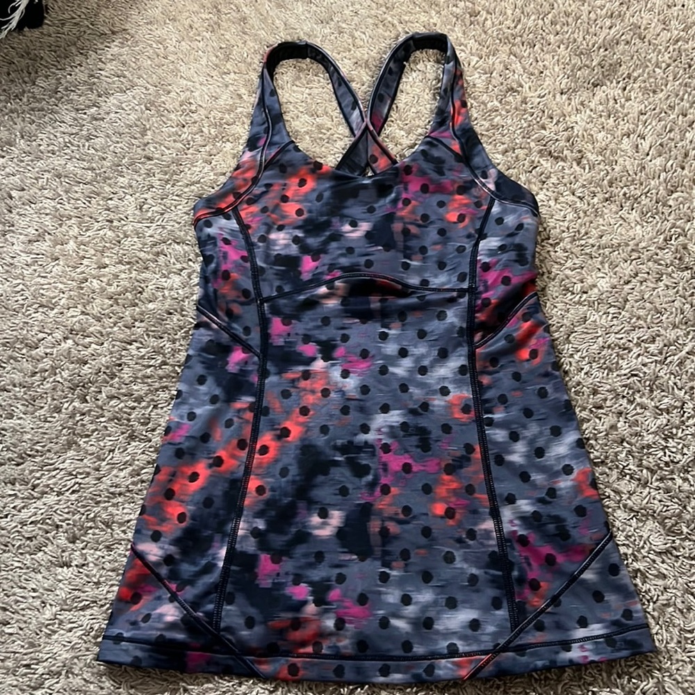 Lululemon top